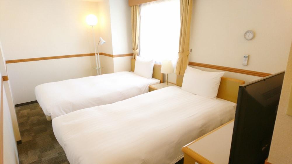 Toyoko Inn Okayama-Eki Nishiguchi Hiroba Exterior photo