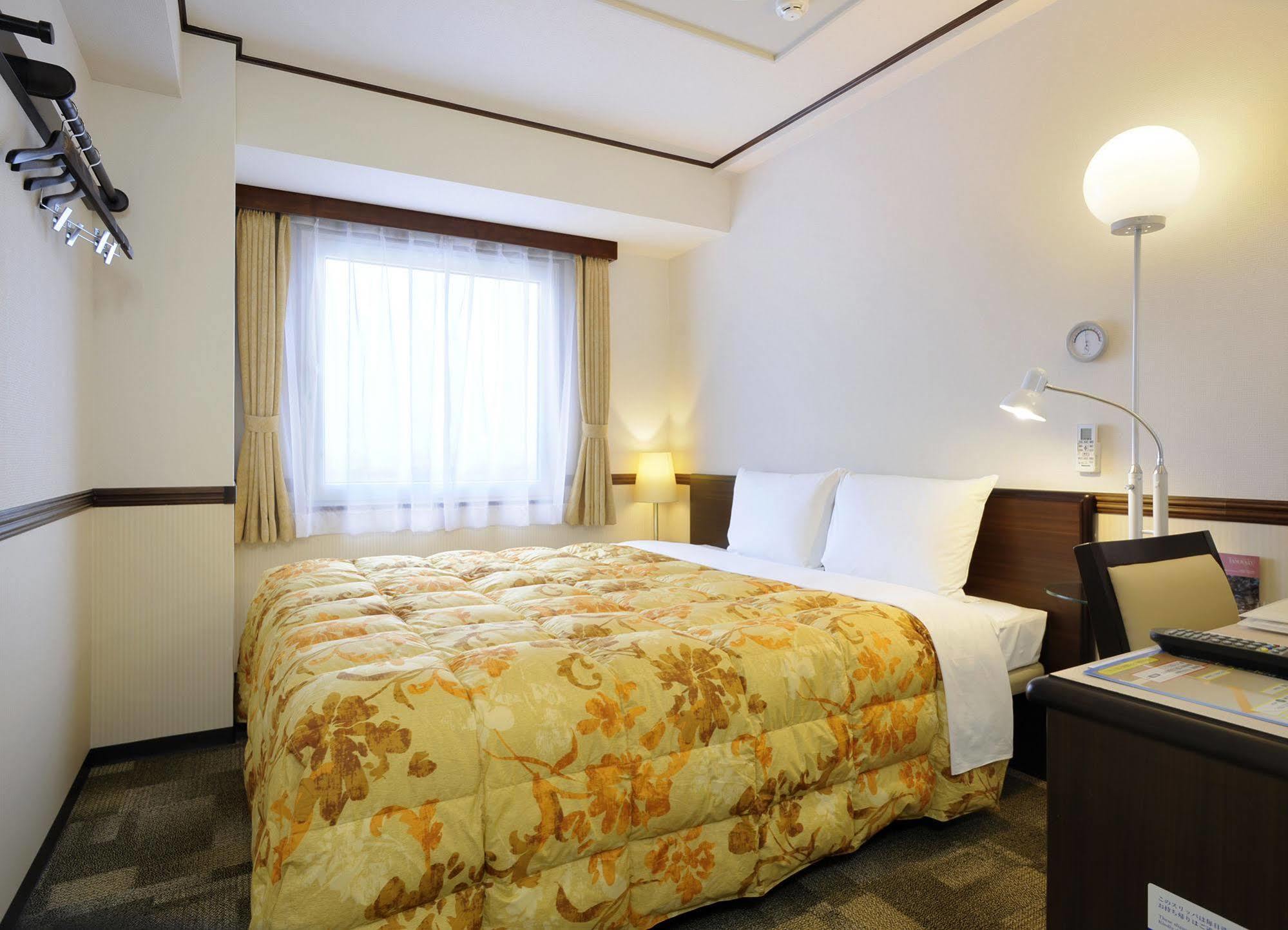Toyoko Inn Okayama-Eki Nishiguchi Hiroba Exterior photo