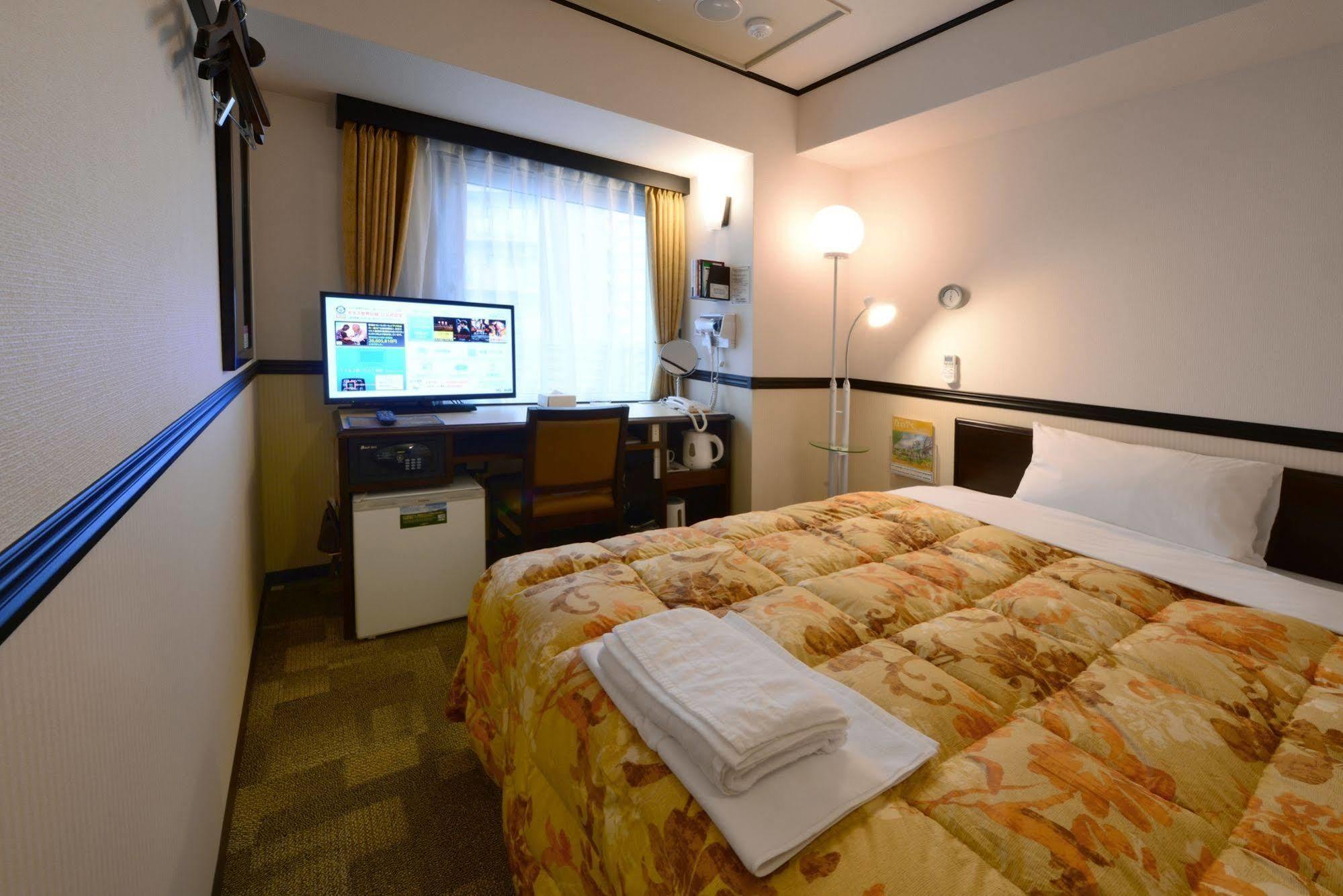 Toyoko Inn Okayama-Eki Nishiguchi Hiroba Exterior photo